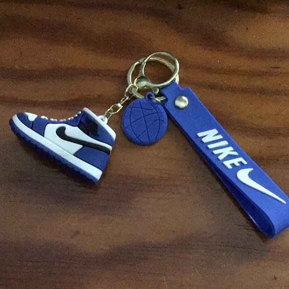 Nike Blue And White keychain - Picture 1 of 3